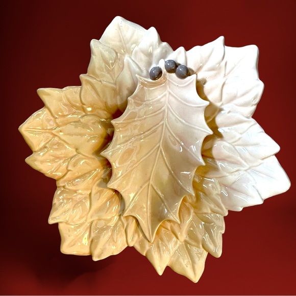 Large Chip & Dip Ceramic White Poinsettia w/Holly Leaf by Charleston S.Carolina - Picture 7 of 7